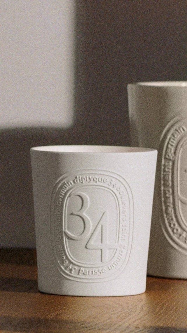 Большая ароматическая свеча 34 Boulevard Saint-Germain / 34 Boulevard Saint-Germain Large Candle - 600 g