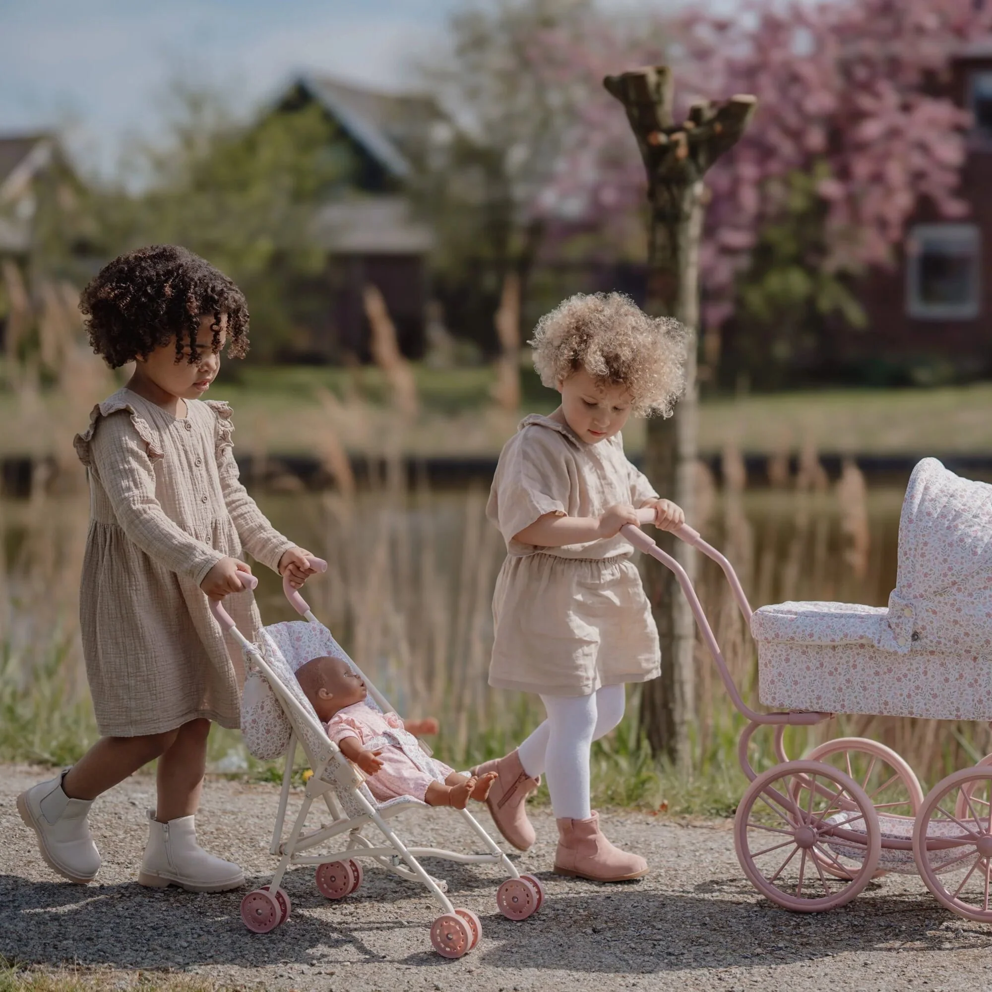Коляска для кукол / Doll Buggy (Soft Flowers)