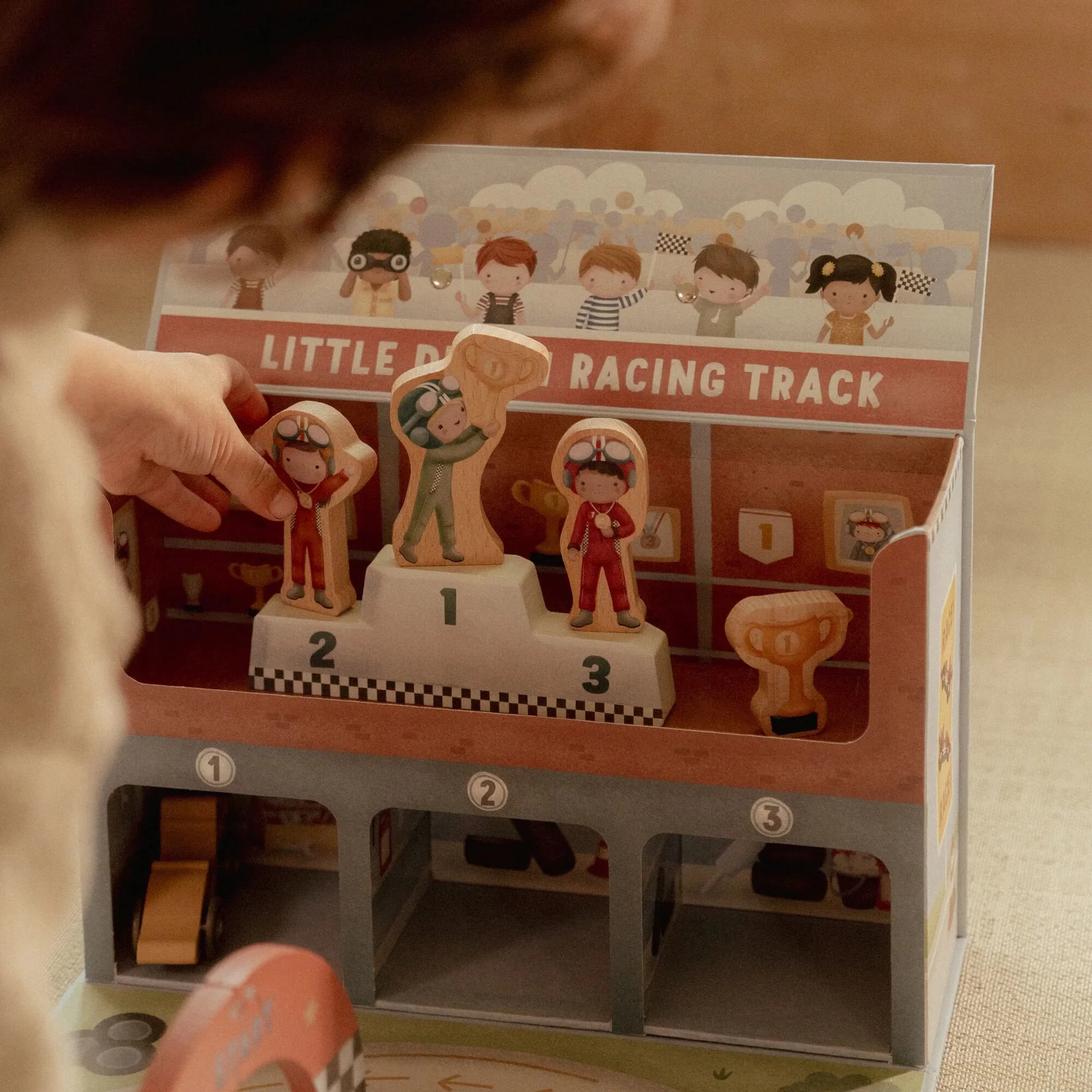 Гоночная трасса в чемоданчике / Wooden Racetrack in Play Case (Essentials)